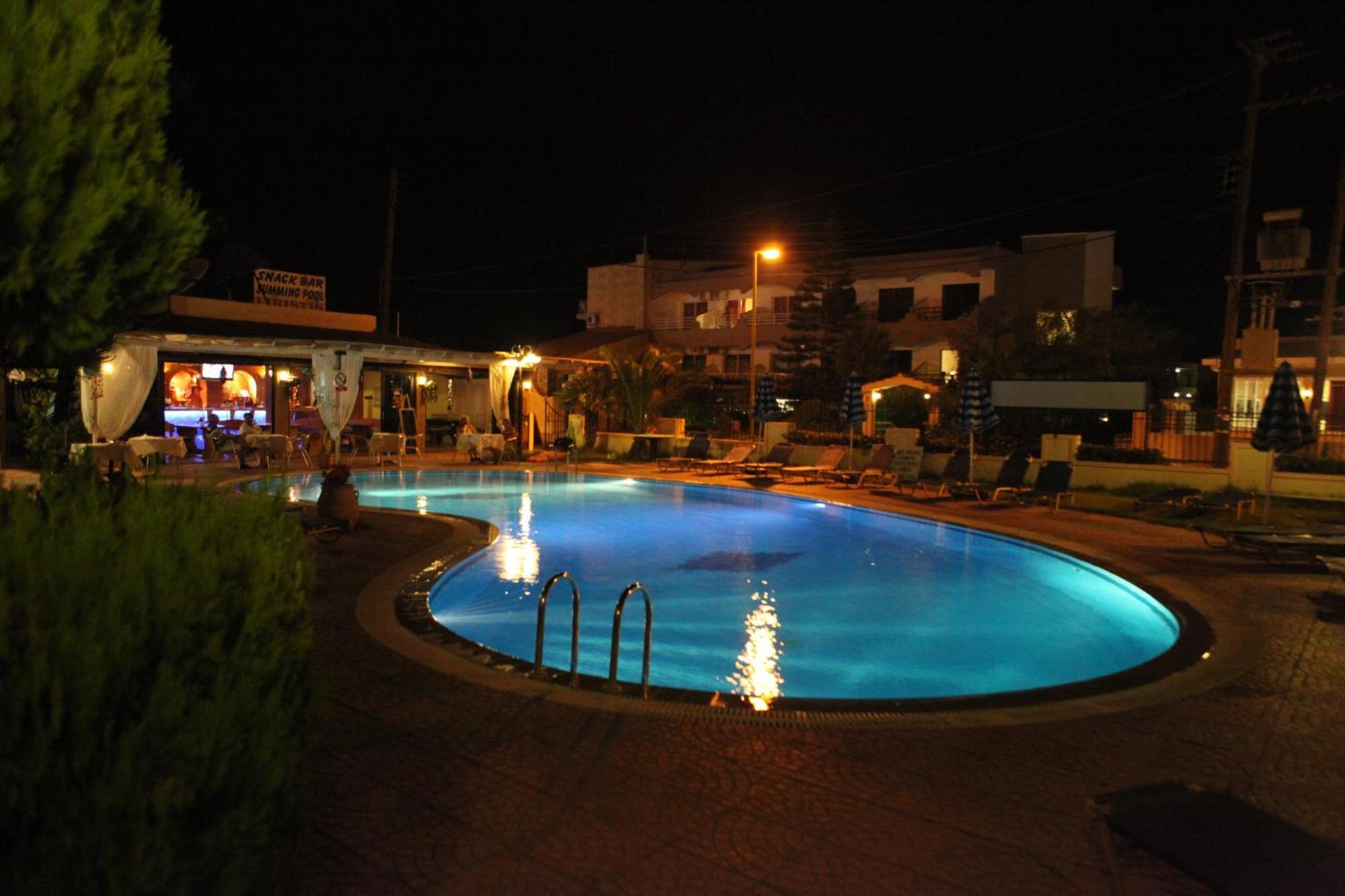Lyristis Dinos Studios & Apartments Faliraki Exterior photo