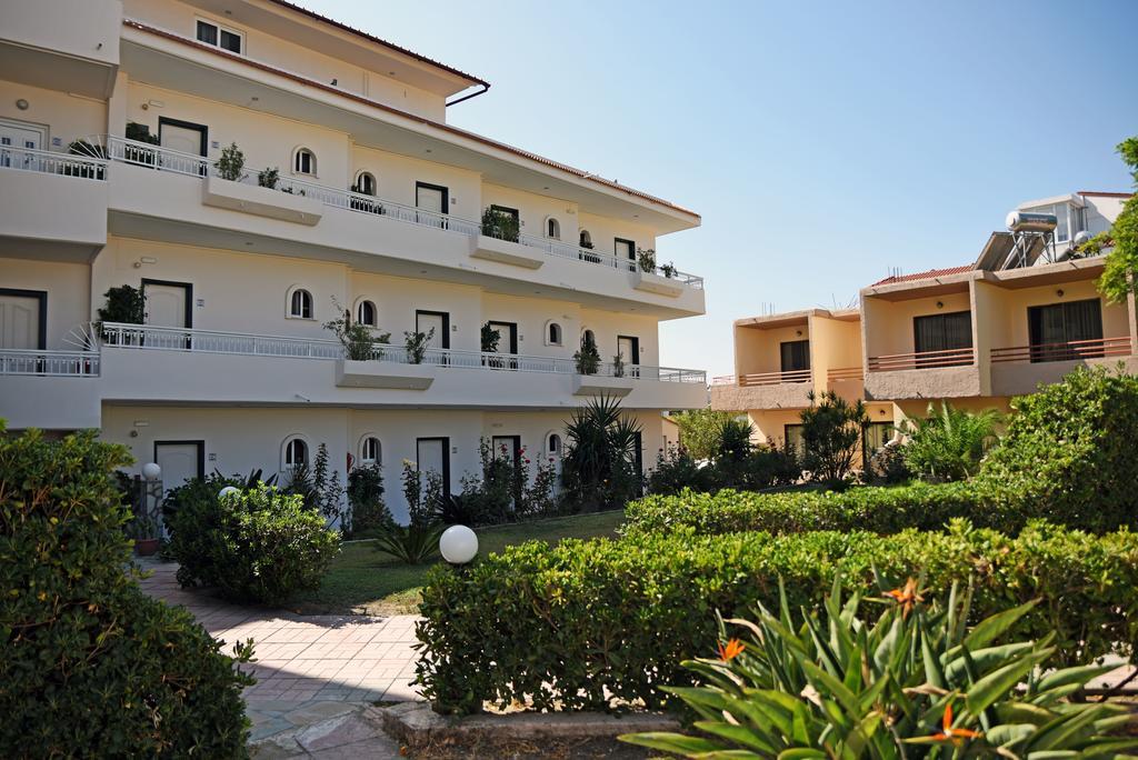 Lyristis Dinos Studios & Apartments Faliraki Exterior photo