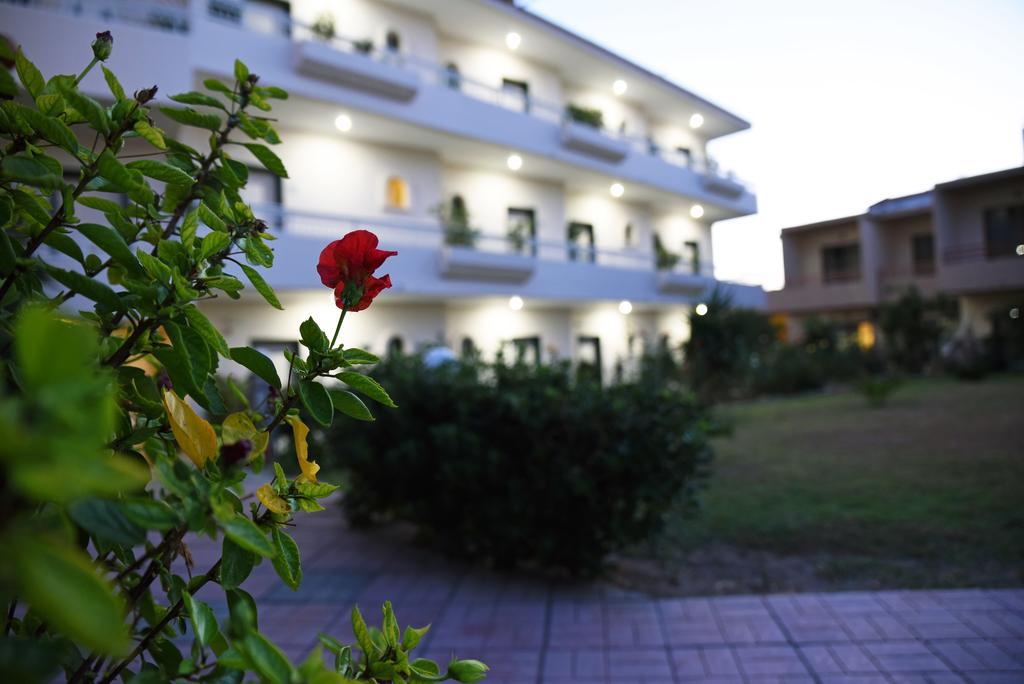 Lyristis Dinos Studios & Apartments Faliraki Exterior photo