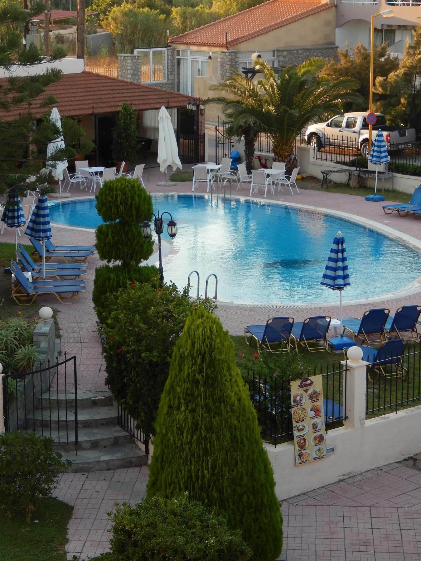 Lyristis Dinos Studios & Apartments Faliraki Exterior photo